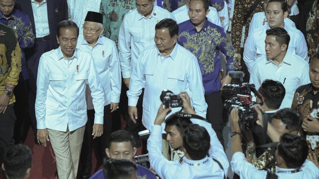 Sekretaris Jenderal Partai Gerindra Ahmad Muzani mengatakan partainya terbuka jika Presiden ke-7 Jokowi mau bergabung dengan Gerindra.