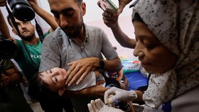 Israel Bom Klinik di Gaza Saat Beri Vaksin Polio, 4 Anak Terluka