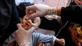 FOTO: Vaksinasi Polio Buat Anak-anak Gaza Digeber