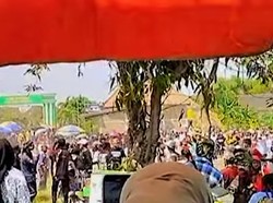 Heboh Baku Hantam Saat Karnaval di Lamongan gegara Kaus Silat