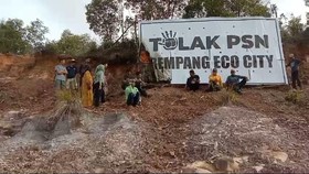 Warga Pulau Rempang Diteror, Spanduk Tolak PSN dan Gardu PLN Dibakar