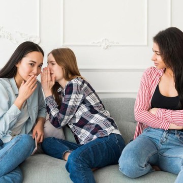 Perhatikan! Ini 10 Pertanda Teman Sering Bergosip tentang Kamu di Belakangmu