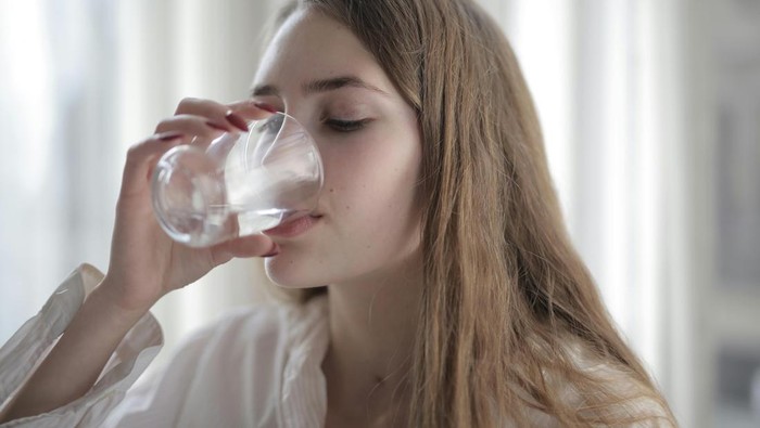 Jarang Minum Air Putih? Ini 6 Bahaya bagi Tubuh