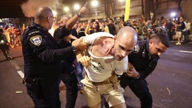 FOTO: 700 Ribu Warga Israel Demo Netanyahu Lanjut Mogok Nasional