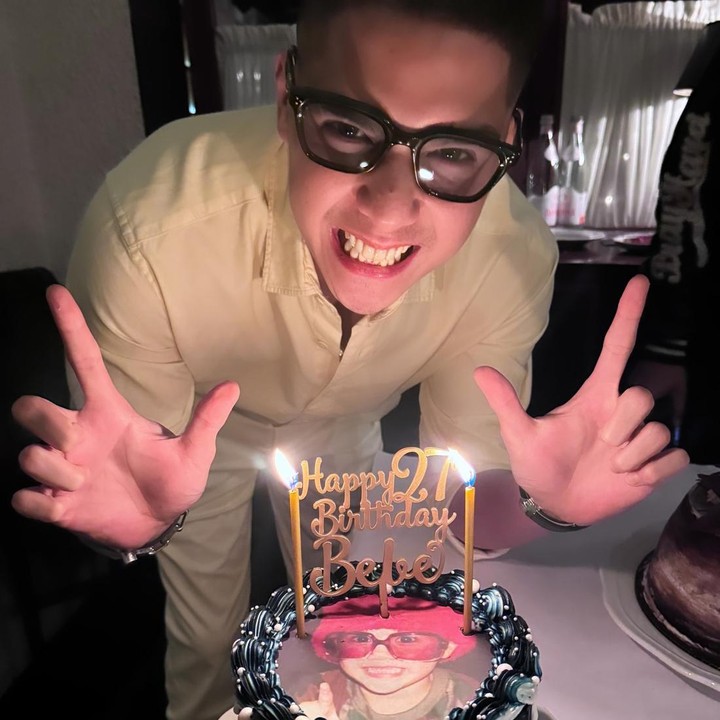 <p>Ahmad Al Ghazali Kohler baru saja merayakan ulang tahunnya, Bunda. Pria yang lahir pada 1 September 1997 ini sudah genap berusia 27 tahun. (Foto: Instagram @alghazali7)<br /><br /><br /></p>
