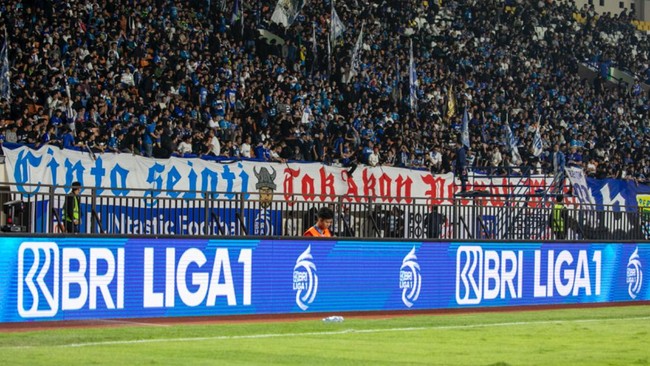 Kompetisi BRI Liga 1 musim 2024-2025 terbukti memberikan dampak positif bagi UMKM di sekitar stadion untuk meningkatkan omzet.