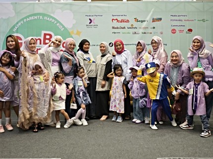 Kreatif & Seru! Para Bunda Temani Si Kecil Lomba Mewarnai hingga Fashion Show
