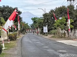 Gunung Semeru Erupsi Luncurkan Abu Vulkanik Setinggi 500 Meter