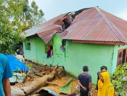 Puting Beliung Rusak 8 Rumah di Taput, 1 Warga Tewas-8 Luka