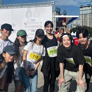 Sooyoung Bagikan Momen Bersama Rekan Selebriti saat Mengikuti Lari Maraton '2024 Eulim Blind Marathon'