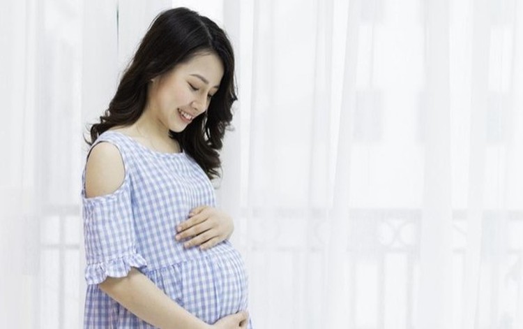 Berencana melahirkan secara caesar karena pengalaman sebelumnya, Bunda satu ini malah melahirkan pervaginam secara spontan di IGD. Bagaimana kisahnya?
