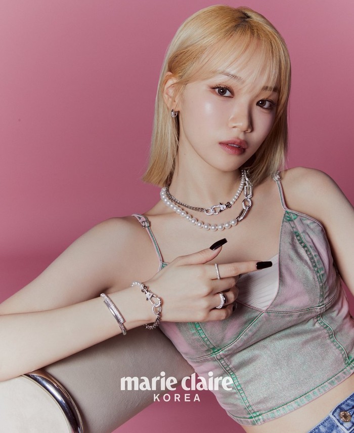 Sementara itu, LE SSERAFIM baru saja merilis album baru bertajuk “CRAZY” pada Jumat, (30/8) sekaligus merampungkan promosi minggu pertama. Sudahkah kamu mendengarkan album mini ke-4 girl group asuhan SOURCE MUSIC ini, Beauties? / Foto: x.com/marieclairekr