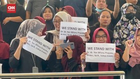 VIDEO: FK Undip Gelar Apel Melawan Kemenkes soal Kasus Dokter Aulia