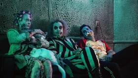 Beetlejuice 2 Bertahan Hadapi Transformers One di Box Office Pekan Ini
