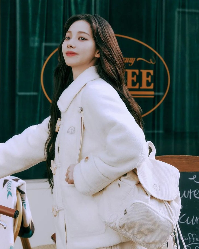 Dilansir dari Biz Chosun, Nordisk berencana menghadirkan fashion outdoor yang mencakup berbagai gaya hidup, dimulai dengan perilisan pictorial terbaru bersama Karina./Foto: Nordisk