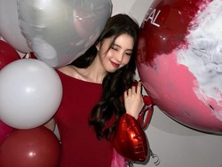 Han So Hee Disorot dari Belakang di Poster Film Korea Terbaru