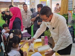 Heru Budi Pantau Uji Coba Makan Bergizi Gratis di SDN Gunung 01 Jaksel