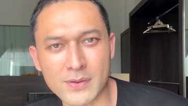 img-title Usai Operasi Kantung Mata, Indra Bruggman Ngaku Kesulitan Tunaikan Salat