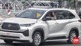 Arti Kode Merah SCV 1 di Pelat Nomor Innova Zenix Paus Fransiskus