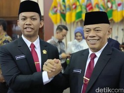 Ayah dan Anak Dilantik Bareng Jadi Anggota DPRD Jateng 2024-2029