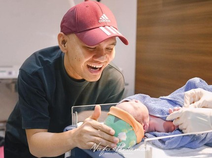 Istri Bene Dion Melahirkan Anak Pertama secara Pervaginam, Ini Arti Nama Bayinya