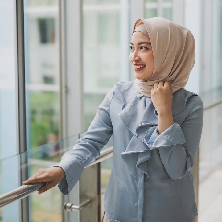 <p>Maissy memang sangat suka bernyanyi sejak kecil. Bahkan, ia sempat membuat album lagu anak di era 1990-an dan menuai kesuksesan. Namun, hal tersebut ternyata bukan termasuk cita-citanya. (Foto: Instagram@pramaisshelarinda.md)</p>