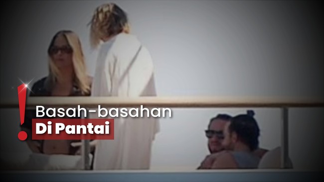 Hamil Besar, Margot Robbie Pamer Main Jet Ski Bareng Suami