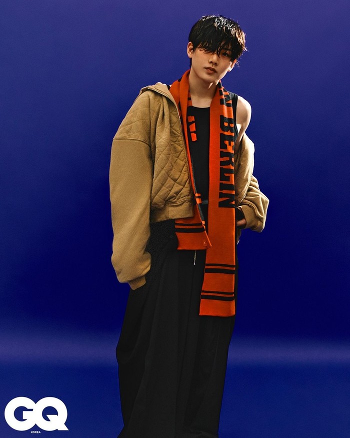 Menurut idol K-Pop dengan tinggi badan 178 cm ini, seseorang yang memimpikan kebahagiaan adalah seseorang yang menantikan hari esok. Junkyu TREASURE pun kemudian menambahkan bahwa ia menyukai kata “mimpi”. / Foto: instagram.com/gq_korea