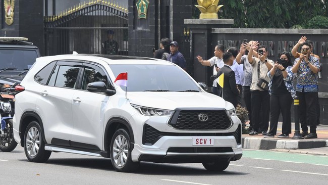 Komandan Pasukan Pengamanan Presiden (Paspampres) Mayjen Achiruddin menjamin keamanan Paus Fransiskus meskipun mobil nan digunakan tak antipeluru.