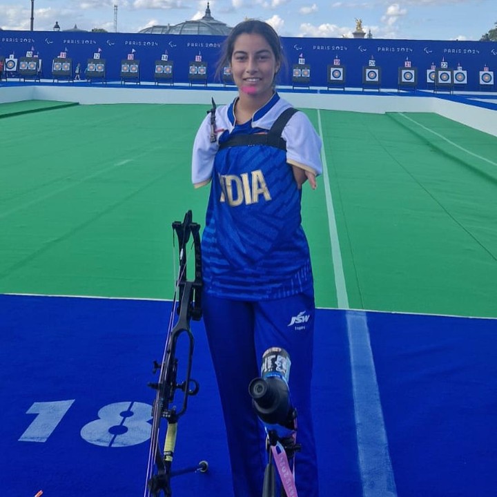 <p>Atlet panahan Sheetal Devi menjadi sorotan dunia. Ia sukses menampilkan aksi memukau di Paris Paralympic Games 2024. Tanpa menggunakan tangan, ia mampu mencetak skor dengan sempurna. (Foto: Instagram @sheetal_archery)</p>
