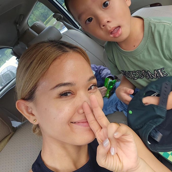<p>Olahraga yang Winda lakoni cukup banyak, ya? Tak heran, di usianya yang kini tak lagi muda, ia tetap terlihat langsing dan fit. Bunda terinspirasi untuk meniru gaya hidup sehat Winda? (Foto: Instagram @windaviska)</p><p></p><p></p><p></p>