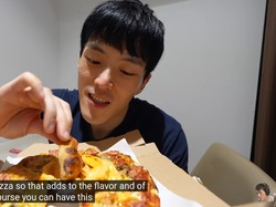 YouTuber Jepang Pesan Makanan Via Ojol, Terpesona Harganya Murah!