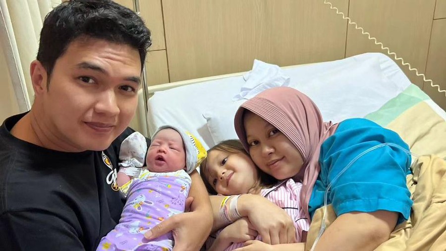 Aldi Taher dikaruniai anak keempat.