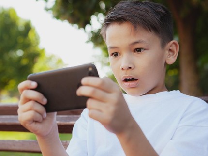 Ini yang Terjadi pada Otak Anak Jika Screen Time Berlebihan Menurut Pakar