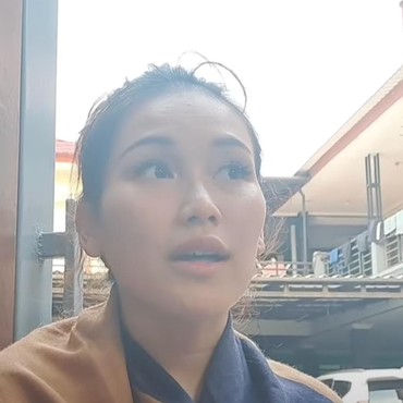 Selalu Pentingkan Keluarga, Ayu Ting Ting Tegas Bantah Disetir Ibunda