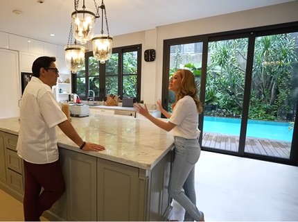 Terpopuler: Potret Dapur Mewah BCL Dilengkapi Kitchen Island