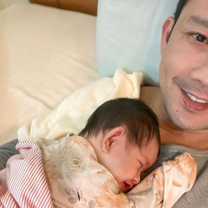 <p>Gabriella lahir di Jakarta pada 7 Juli 2024. Kehadiran Gabriella tentu menjadi kebahagiaan bagi pasangan yang menikah sejak 21 November 2020 tersebut.(Foto: Instagram @gabriellasumargo)<br /><br /><br /></p>