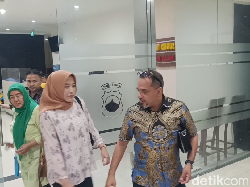 Keluarga dr Aulia Laporkan Senior PPDS Undip, Bawa Bukti Chat-Mutasi Rekening