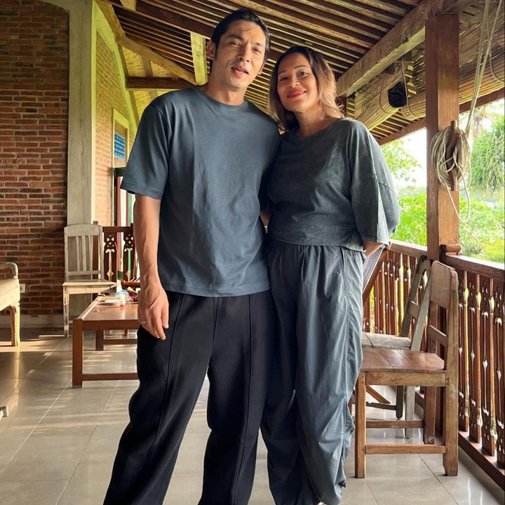 <p>Inong Ayu tampaknya sudah terbiasa dengan intensitas olahraga yang cukup berat. Sebelum hamil anak kelima, ia memang sudah gemar melakukan olahraga ini, Bunda. Banyak netizen mengaku kagum dengan stamina perempuan 43 tahun ini lho. "Hebat banget si bu inong, sehat selalu," tulis akun @lil***. (Foto: Instagram @inong_ayu)</p>