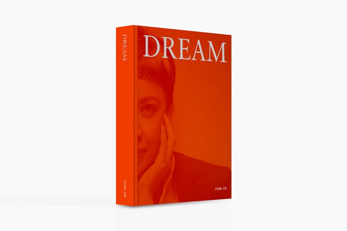 Interior Desainer Yuni Jie Luncurkan Buku Bertajuk 