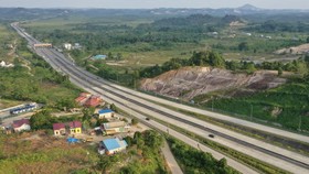 FOTO: Melihat Tol Balikpapan-Samarinda, Tersepi di Indonesia