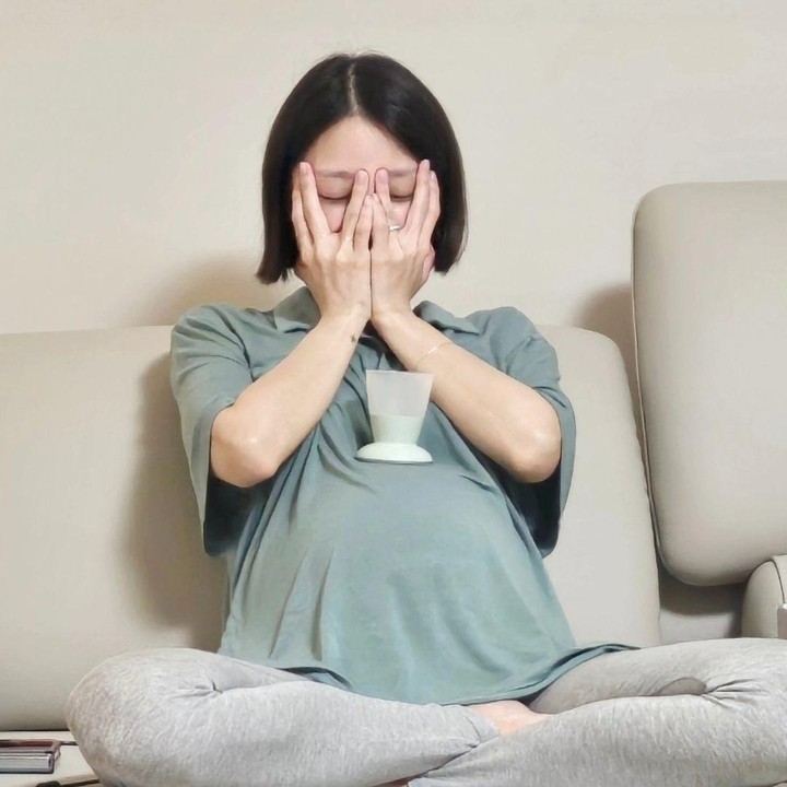 <p>Kehamilan pertama ini memang begitu bermakna bagi pasangan seleb asal Korea Selatan tersebut. Pasalnya, keduanya telah menanti kehadiran Si Kecil selama sepuluh tahun menikah. Foto: Instagram@shantokki32</p>