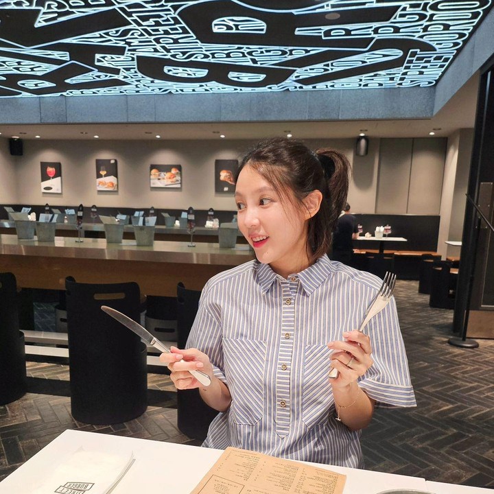 <p>Dalam foto-foto terbaru yang dibagikan, Kim Sa Eun tampak ceria dan bersemangat menjalani kehamilan termasuk dengan makan makanan enak dan pastinya sehat, ya Bunda. Foto: Instagram@shantokki32</p>