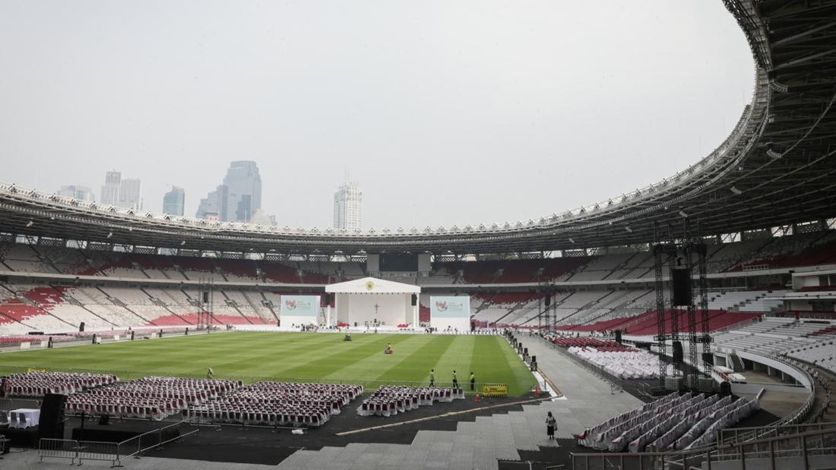 FOTO: Persiapan Misa Suci Paus Fransiskus Besok di GBK