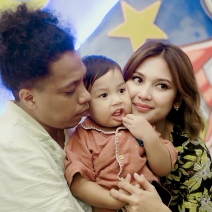 <p>Selamat ulang tahun, Naka. Kita doakan, semoga Naka tumbuh menjadi anak yang sehat, bahagia, dan selalu menjadi kebanggakan Ayah Bundanya, ya. (Foto: Instagram @indahpermatas dan @arie_kriting)</p>