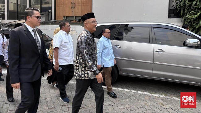 Anggota Pansus Haji di DPR melakukan sidak ke gedung Siskohat Kemenag, Jakpus, Rabu (4/9).