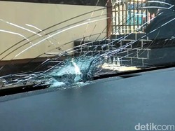 Kaca Mobil Bacabup Pasuruan Gus Mujib Pecah Dilempar Batu OTK