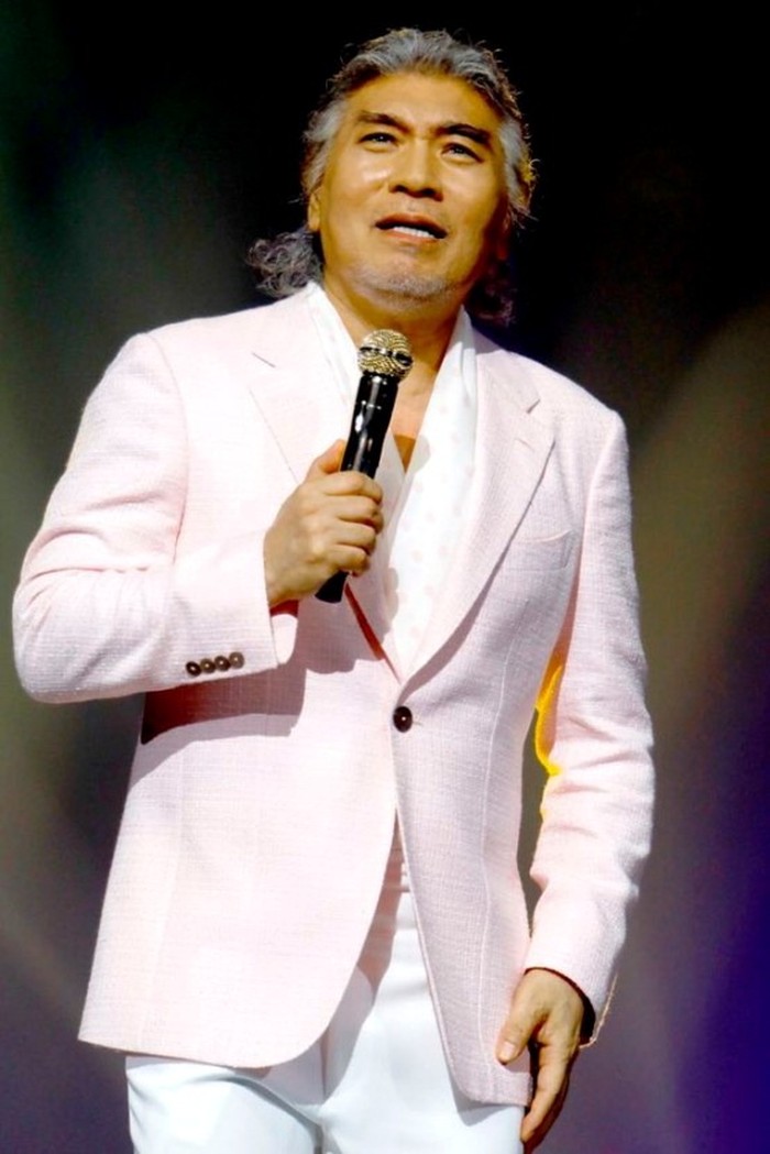 Penyanyi trot legendaris Korea Selatan yang lebih dikenal dengan nama panggung Na Hoon Ah ini juga terpilih menjadi salah satu penyanyi nasional terbaik abad ini menurut Gallup Korea dengan berhasil mengamankan peringkat kelima. / Foto: Yearah and Yesori