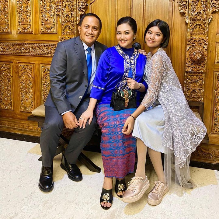 <p>Melihat dari unggahan Instagram Bella, Diandra sendiri kini sudah tumbuh menjadi gadis yang cantik. Beberapa waktu lalu, Diandra bahkan baru saja lulus dari SMA. (Foto: Instagram: @bellasaphiraofficial)</p>