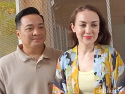 Lama Tak Muncul di TV, Rianti Cartwright Nikmati Jadi Ibu dan Urus Anak